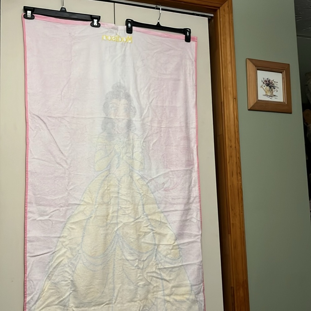 Disney Beach towel Oversized Beauty and the beast’s Belle - Picture 2 of 5